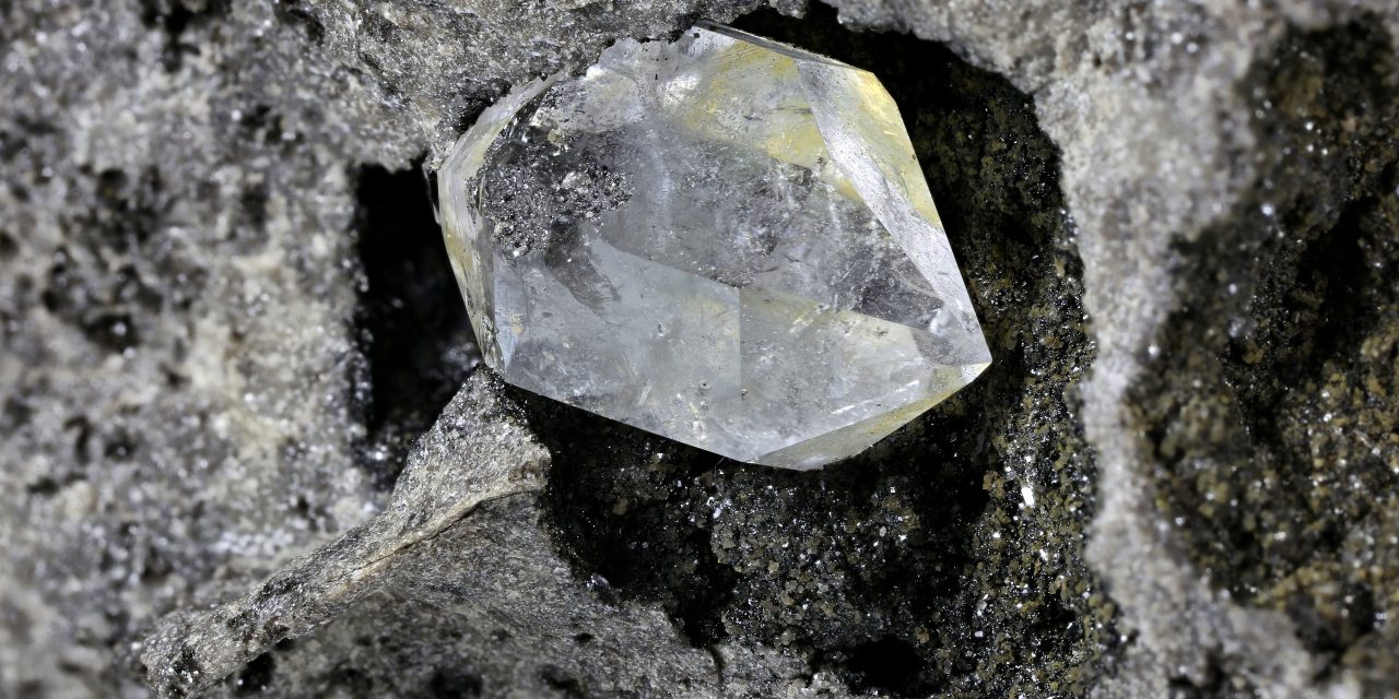 Proses Pembentukan Berlian Di Alam Dan Cara Mendapatkannya