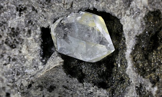 Proses Pembentukan Berlian Di Alam Dan Cara Mendapatkannya