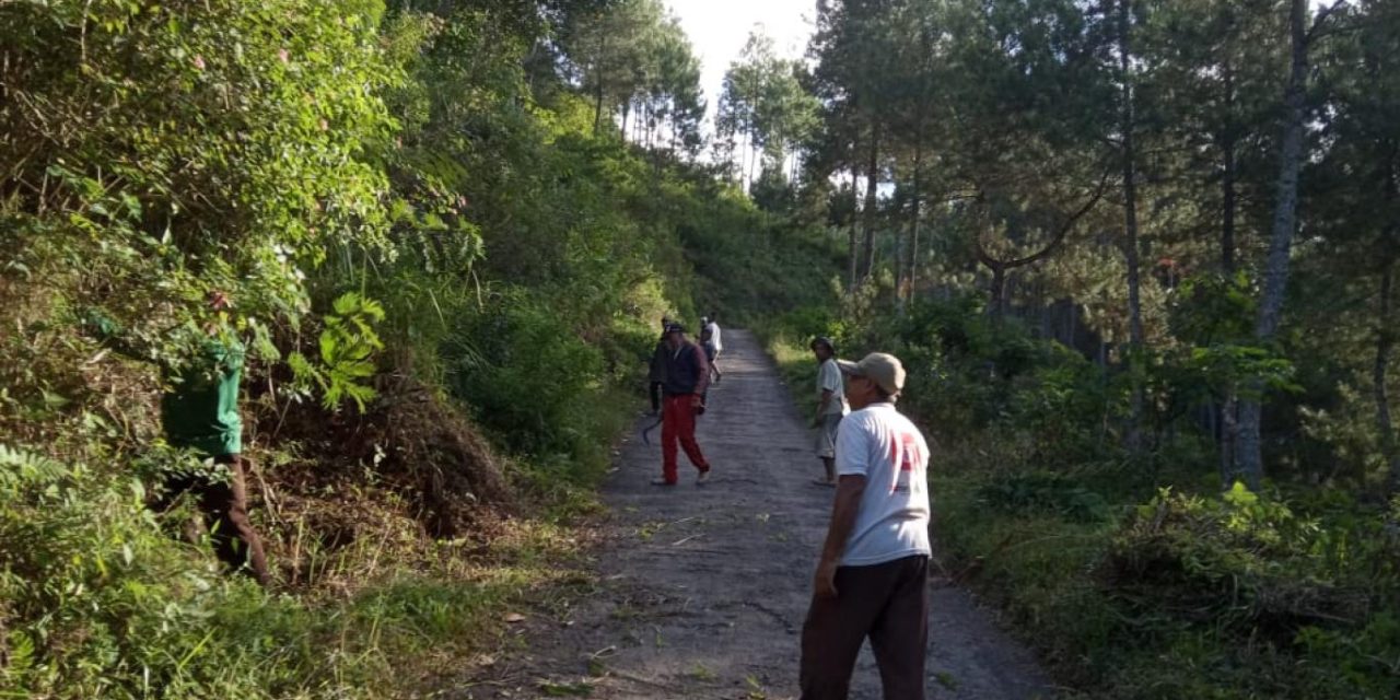 Semangat Gotong Royong Warga Menyambut Lebaran