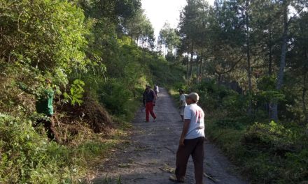 Semangat Gotong Royong Warga Menyambut Lebaran