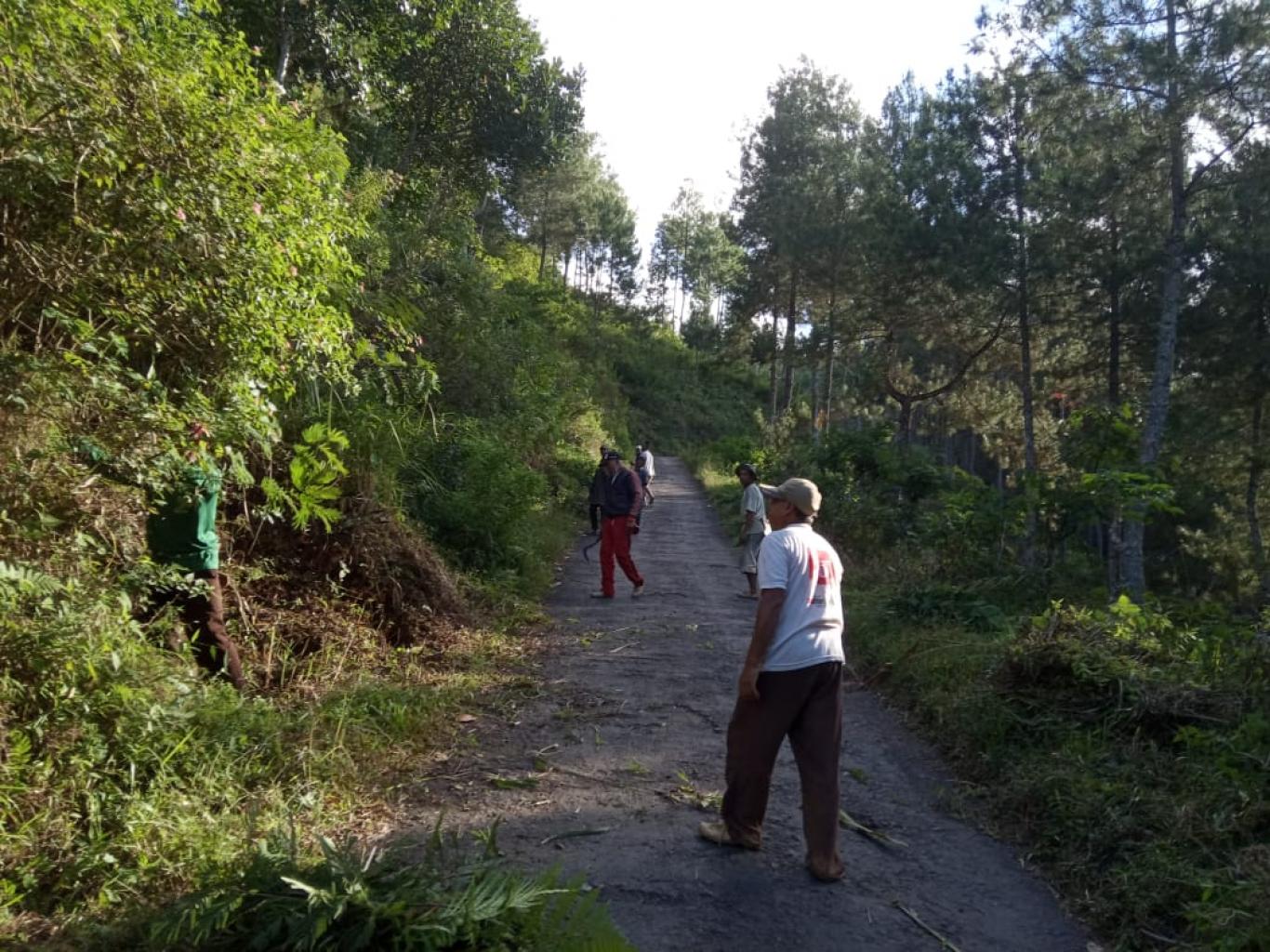 Semangat Gotong Royong Warga Menyambut Lebaran