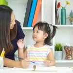 Daycare VS Pengasuh Di Rumah: Mana Yang Lebih Baik?