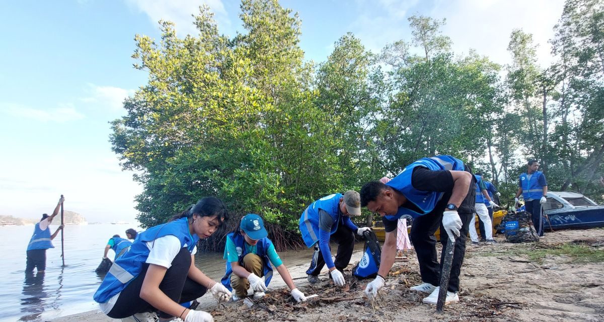Generasi Muda Peduli Kelestarian Laut Dan Ekosistem Pantai